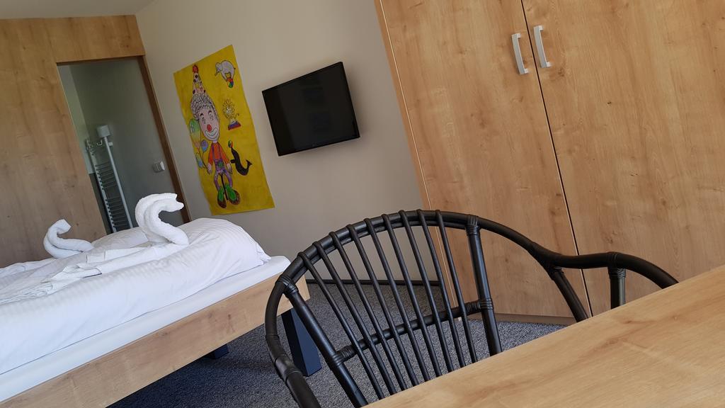 Ydykseb Hotel Frýdlant nad Ostravicí Екстериор снимка